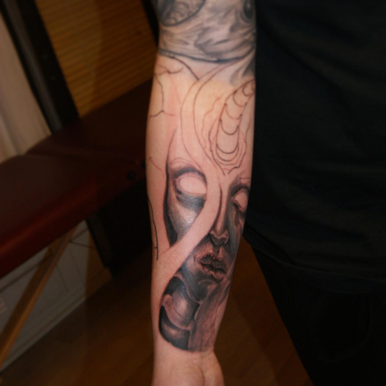 Biomech/organic sleeve