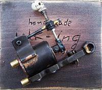 old school hand made rotary tattoo machine with adjustable sensitivity and speed separately 
weight: 150g